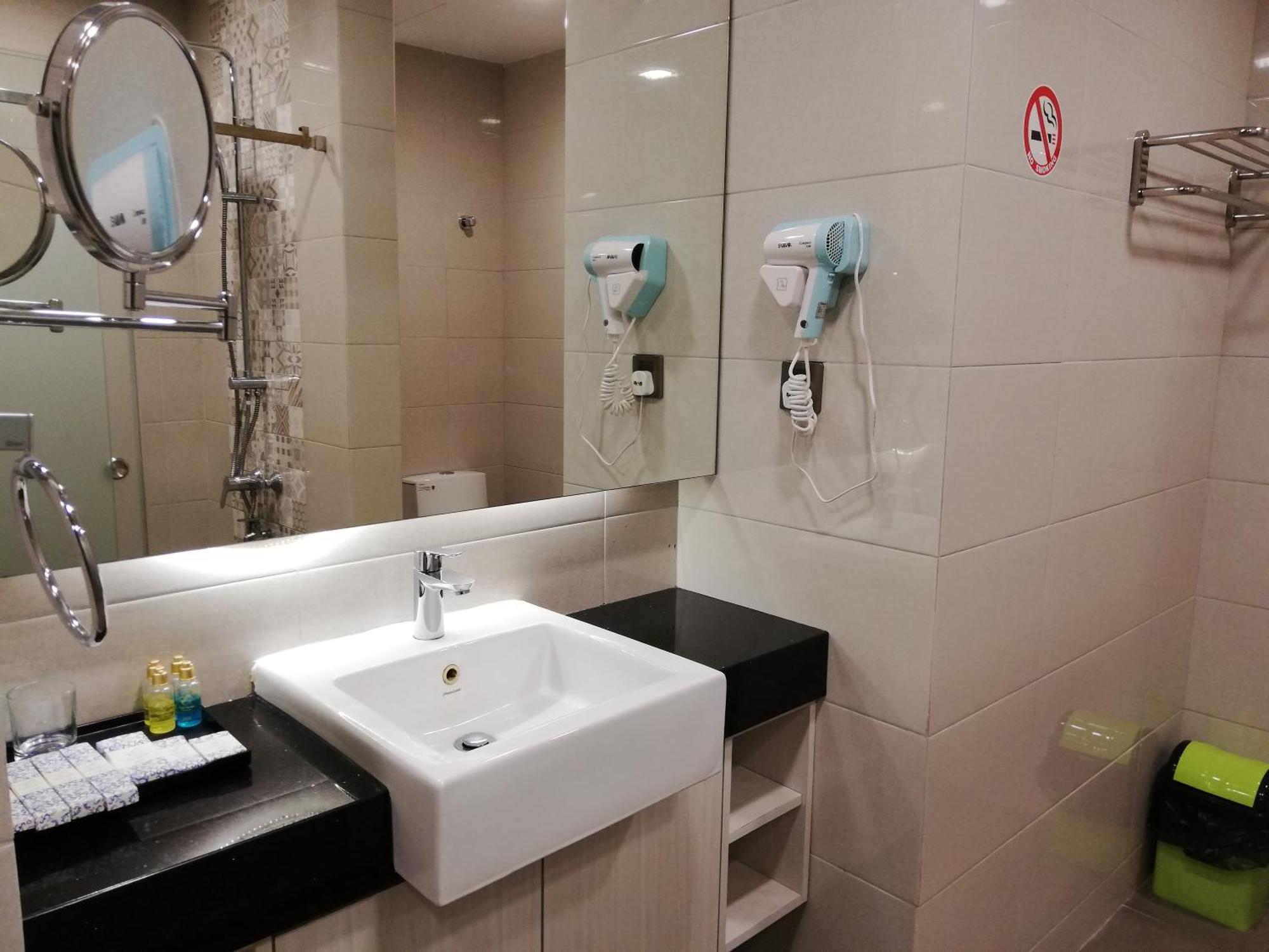 อีส โฮเต็ล Hotel โกตาคินาบาลู ภายนอก รูปภาพ