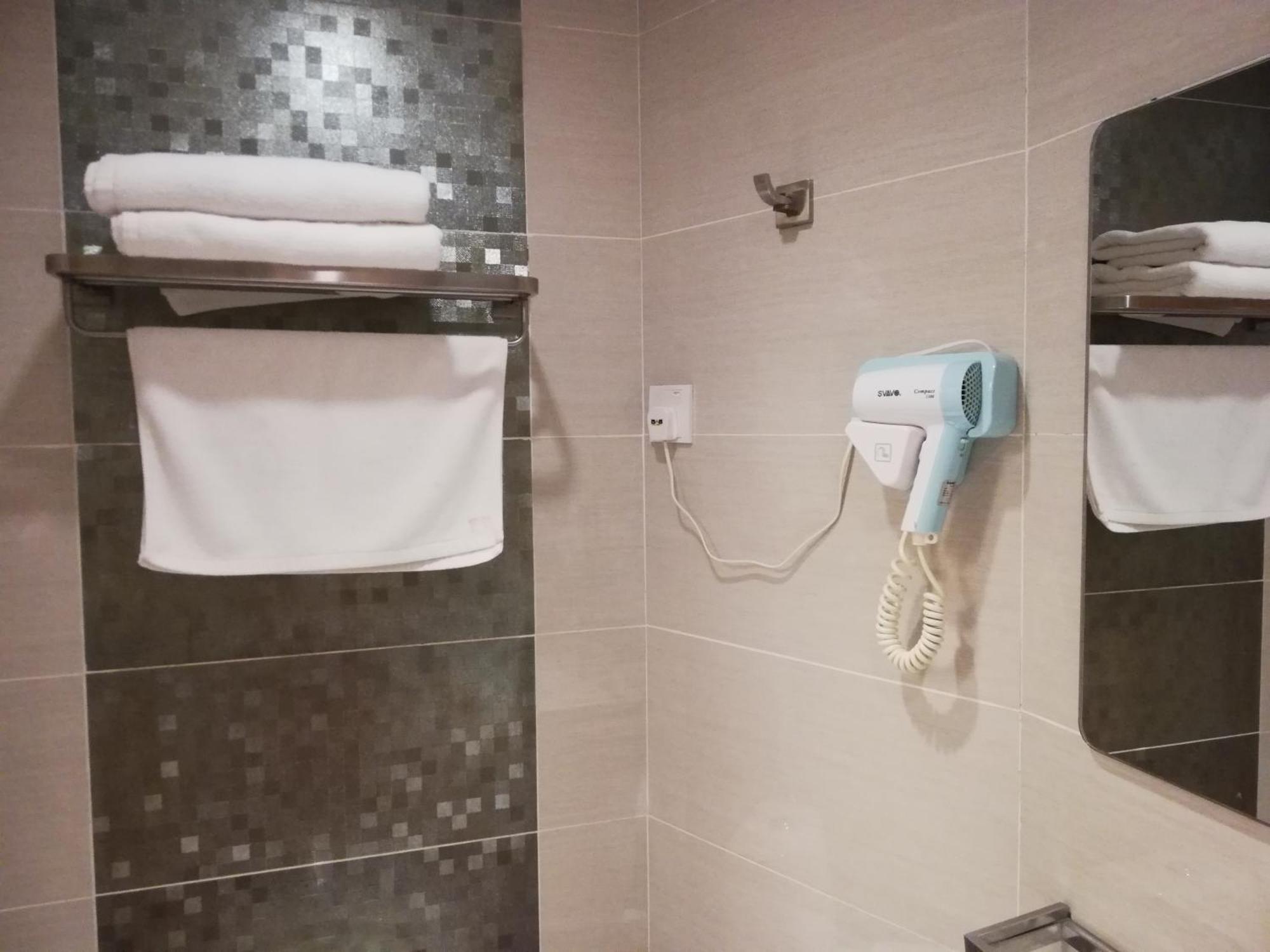 อีส โฮเต็ล Hotel โกตาคินาบาลู ภายนอก รูปภาพ