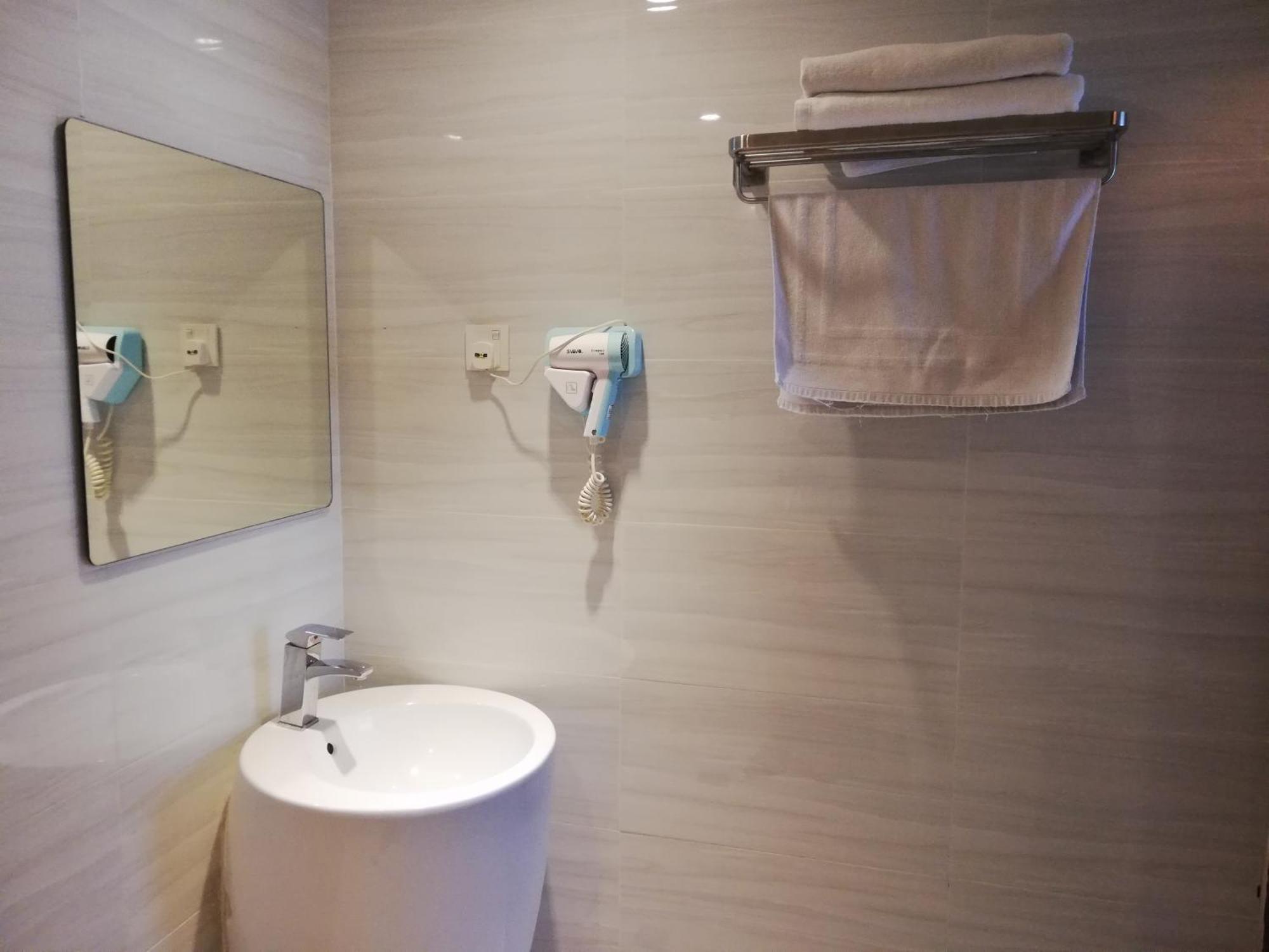 อีส โฮเต็ล Hotel โกตาคินาบาลู ภายนอก รูปภาพ